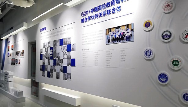高校文化長廊設(shè)計(jì)需要考慮哪些因素？